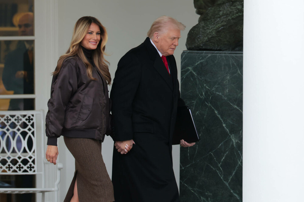 Melania Trump, apariție remarcabilă la brațul lui Donald Trump, de Ziua Recunoștinței. Ce ținută a purtat. GALERIE FOTO - Imaginea 6