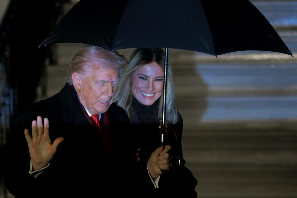 Melania Trump, apariție remarcabilă la brațul lui Donald Trump, de Ziua Recunoștinței. Ce ținută a purtat. GALERIE FOTO - Imaginea 23