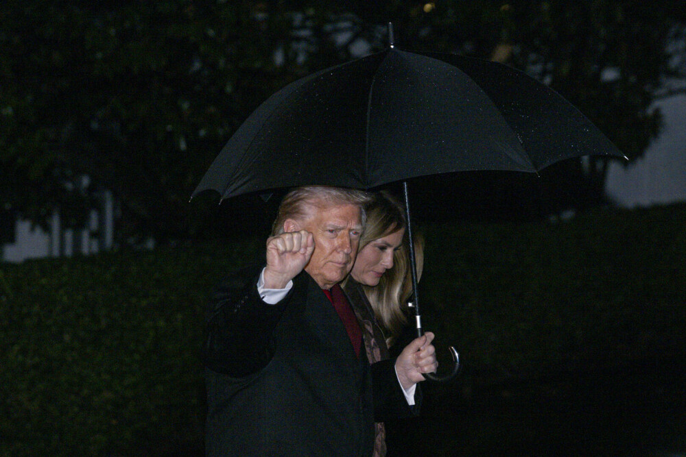 Melania Trump, apariție remarcabilă la brațul lui Donald Trump, de Ziua Recunoștinței. Ce ținută a purtat. GALERIE FOTO - Imaginea 25