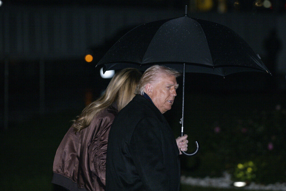 Melania Trump, apariție remarcabilă la brațul lui Donald Trump, de Ziua Recunoștinței. Ce ținută a purtat. GALERIE FOTO - Imaginea 27