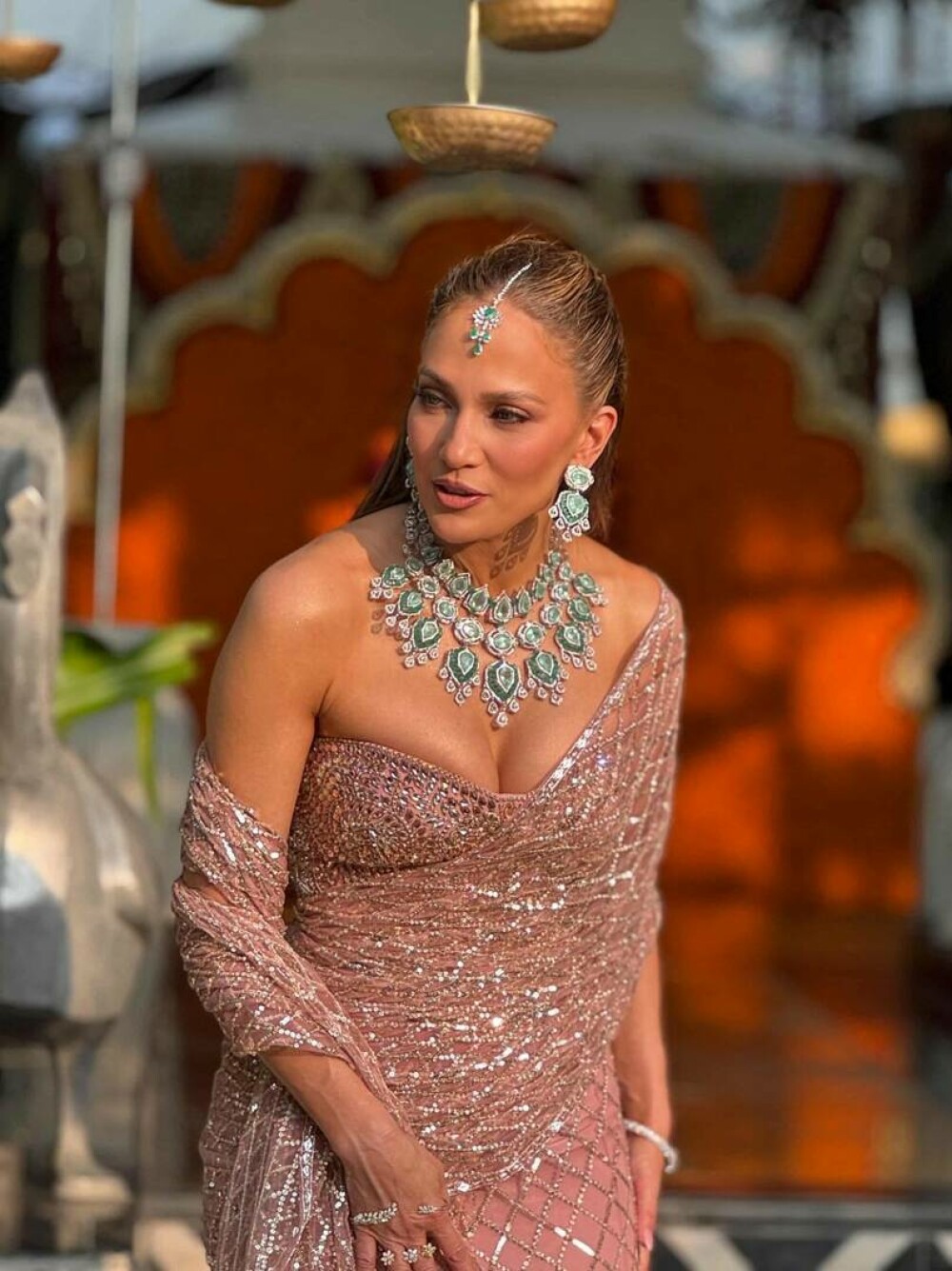 Jennifer Lopez, apariție îndrăzneață la o nuntă din India. Suma pentru care a cântat. FOTO&VIDEO - Imaginea 2