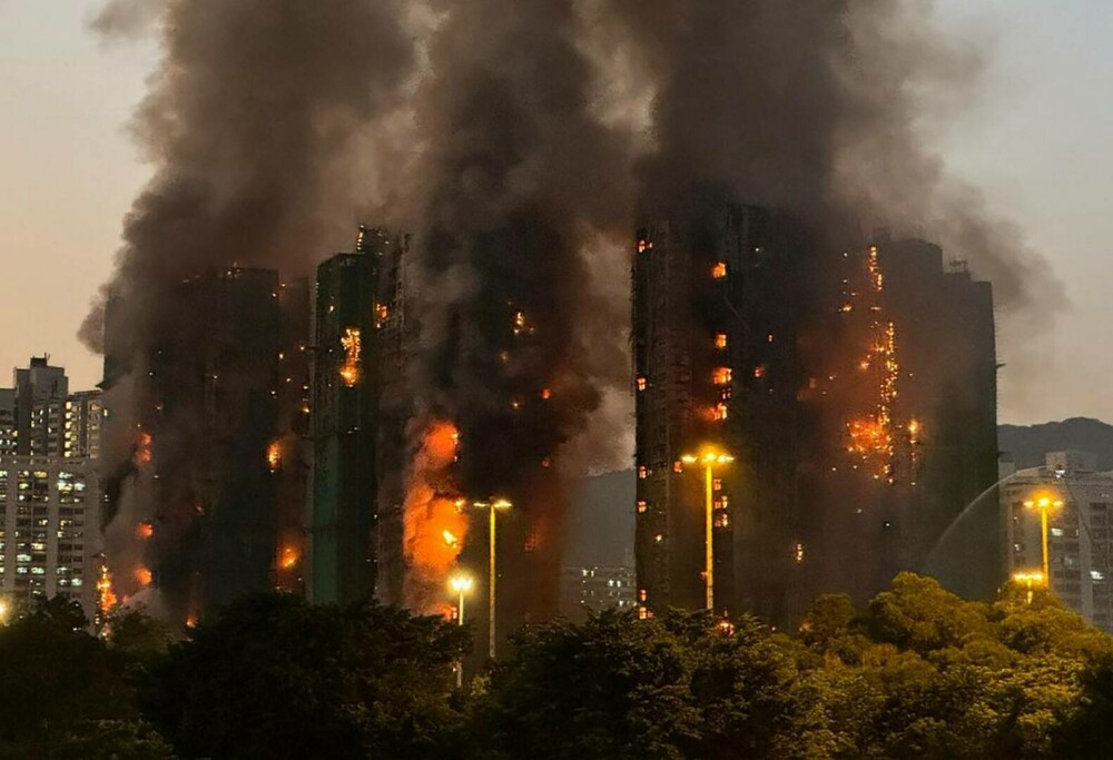 Incendiu puternic la un complex de blocuri turn din Hong Kong. Cel puțin 36 de persoane au murit, iar alte 279, dispărute - Imaginea 5
