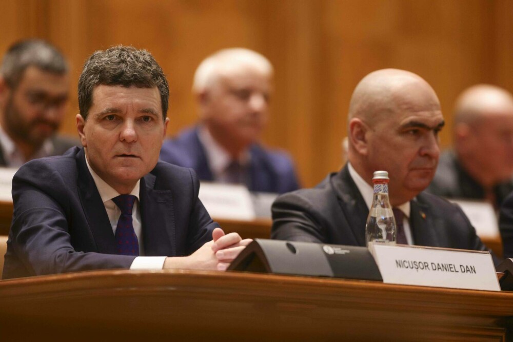 Nicușor Dan, în Parlament: ”Trebuie să recâștigăm încrederea cetățenilor, și asta este corelată cu lupta împotriva corupției” - Imaginea 8