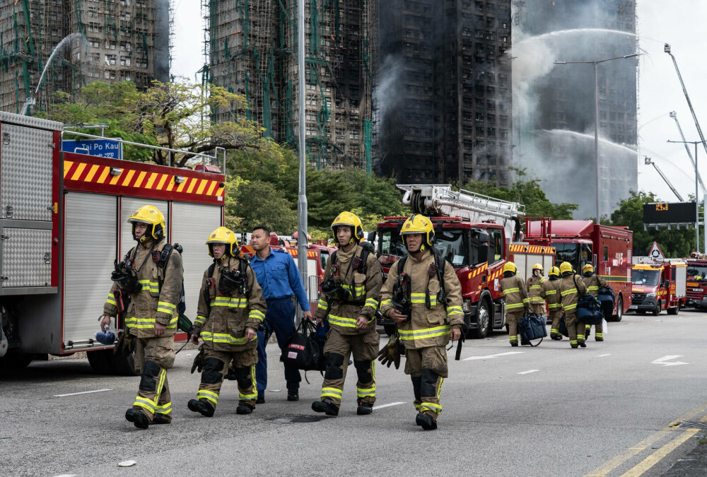 Cel puţin 83 de morţi şi aproape 300 de dispăruţi în incendiul uriaş din Hong Kong. Trei bărbați au fost arestați. FOTO&VIDEO - Imaginea 11