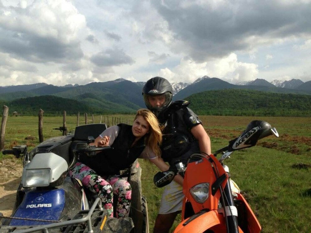 Povestea Andreei și a lui Mihai, tinerii care au readus viața și tradiția într-o fermă cu 1.300 de animale, în Cârțișoara - Imaginea 5