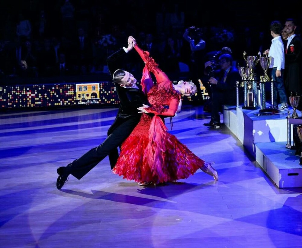 Andreea Matei și Rareș Cojoc, perechea de aur a dansului sportiv românesc, admirată pe podiumurile lumii - Imaginea 1