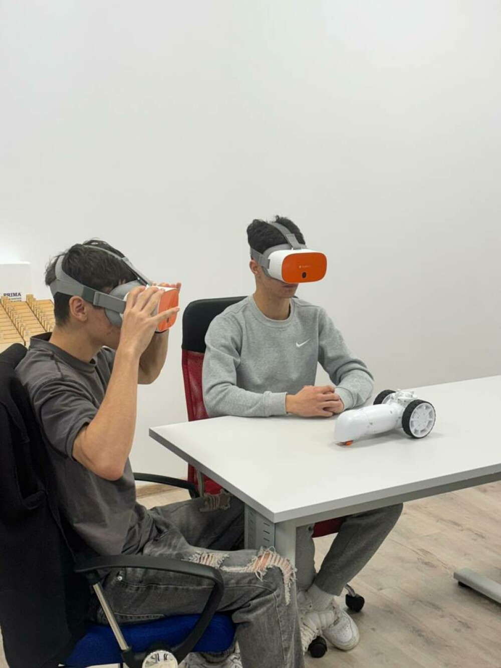 Marius Pintea, directorul anului pentru inovare. A transformat liceul din Teiuș într-un hub cu realitate augmentată și cloud - Imaginea 4