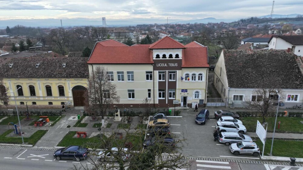 Marius Pintea, directorul anului pentru inovare. A transformat liceul din Teiuș într-un hub cu realitate augmentată și cloud - Imaginea 5