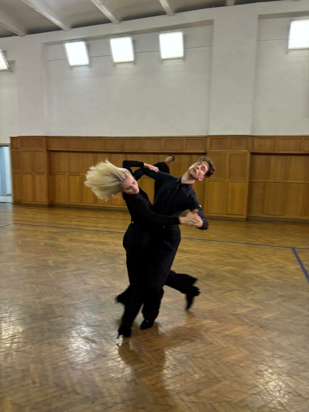 Andreea Matei și Rareș Cojoc, perechea de aur a dansului sportiv românesc, admirată pe podiumurile lumii - Imaginea 4