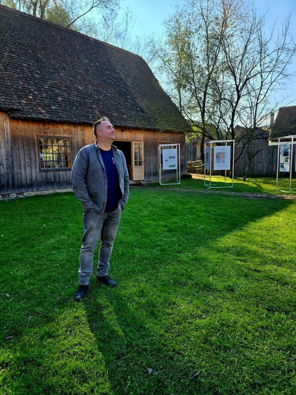 Caroline Fernolend, salvatoarea satului Viscri. De trei decenii protejează patrimoniul și atrage turiști din întreaga lume - Imaginea 8