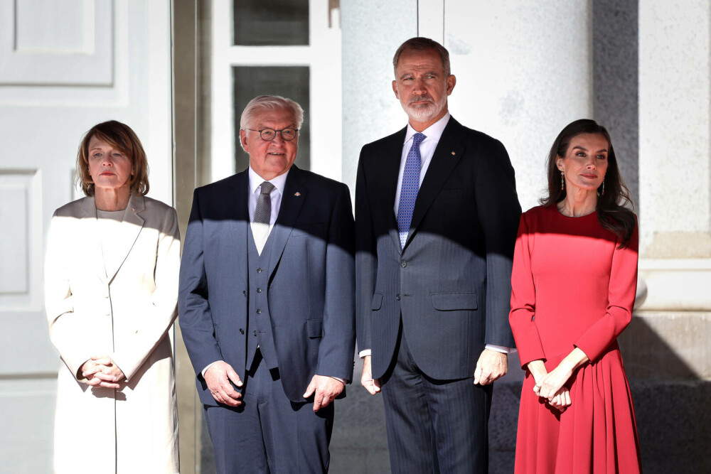 Regina Letizia a Spaniei, un simbol al eleganței la cina de stat în onoarea președintelui Germaniei. GALERIE FOTO - Imaginea 8