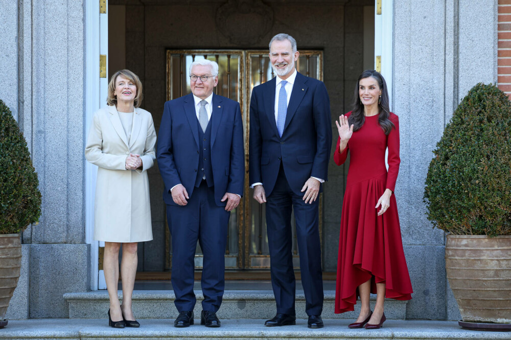 Regina Letizia a Spaniei, un simbol al eleganței la cina de stat în onoarea președintelui Germaniei. GALERIE FOTO - Imaginea 12