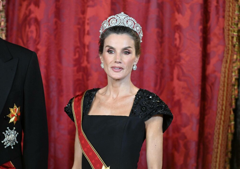 Regina Letizia a Spaniei, un simbol al eleganței la cina de stat în onoarea președintelui Germaniei. GALERIE FOTO - Imaginea 16