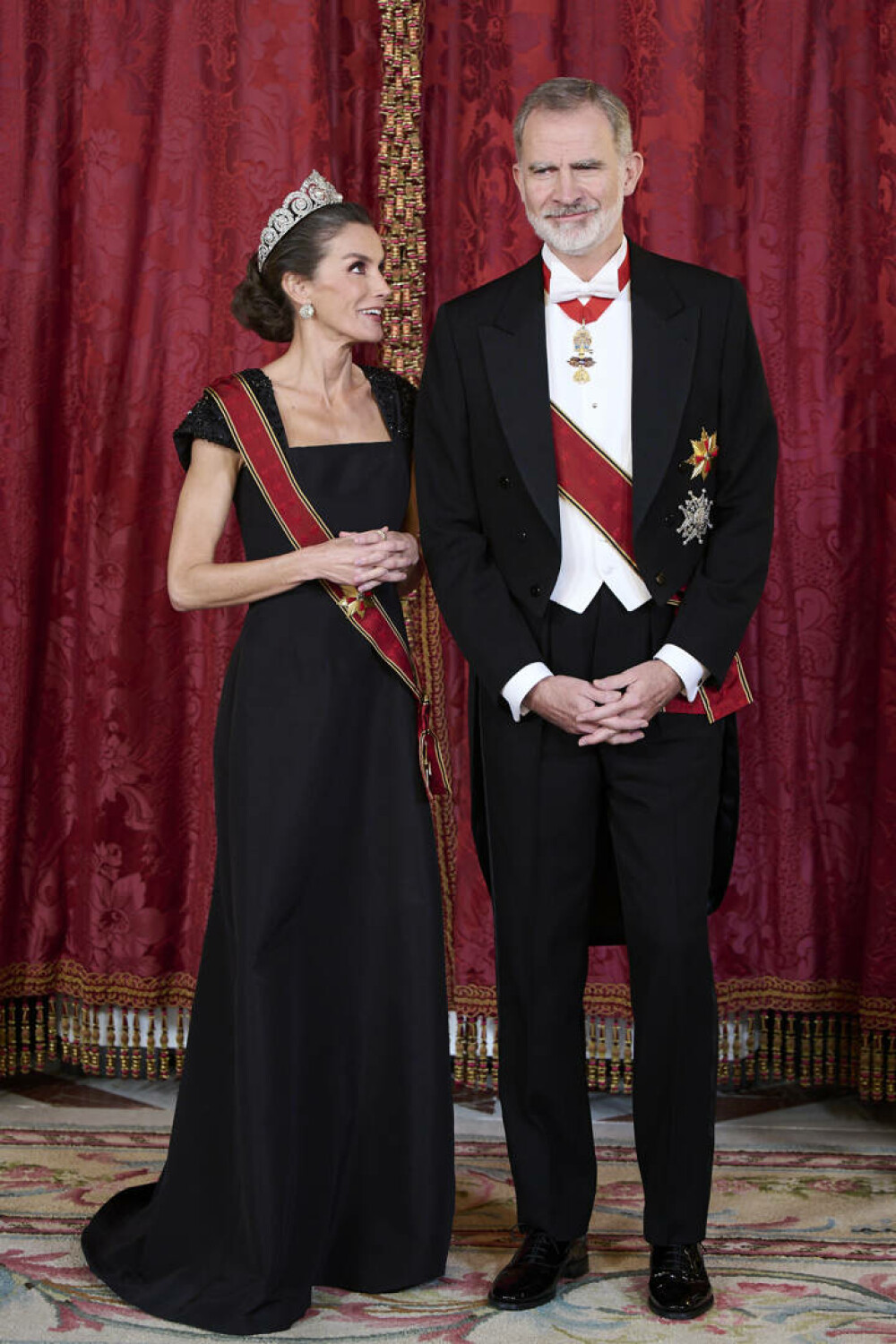 Regina Letizia a Spaniei, un simbol al eleganței la cina de stat în onoarea președintelui Germaniei. GALERIE FOTO - Imaginea 25