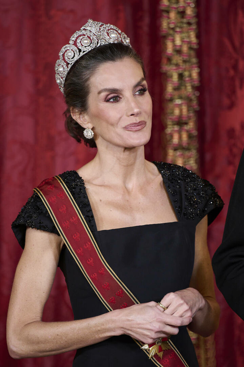 Regina Letizia a Spaniei, un simbol al eleganței la cina de stat în onoarea președintelui Germaniei. GALERIE FOTO - Imaginea 29