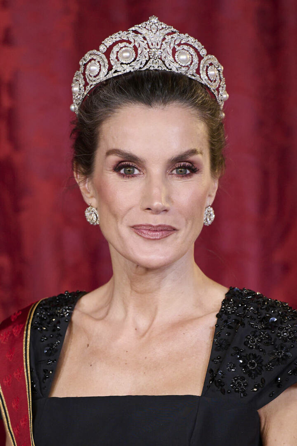 Regina Letizia a Spaniei, un simbol al eleganței la cina de stat în onoarea președintelui Germaniei. GALERIE FOTO - Imaginea 33