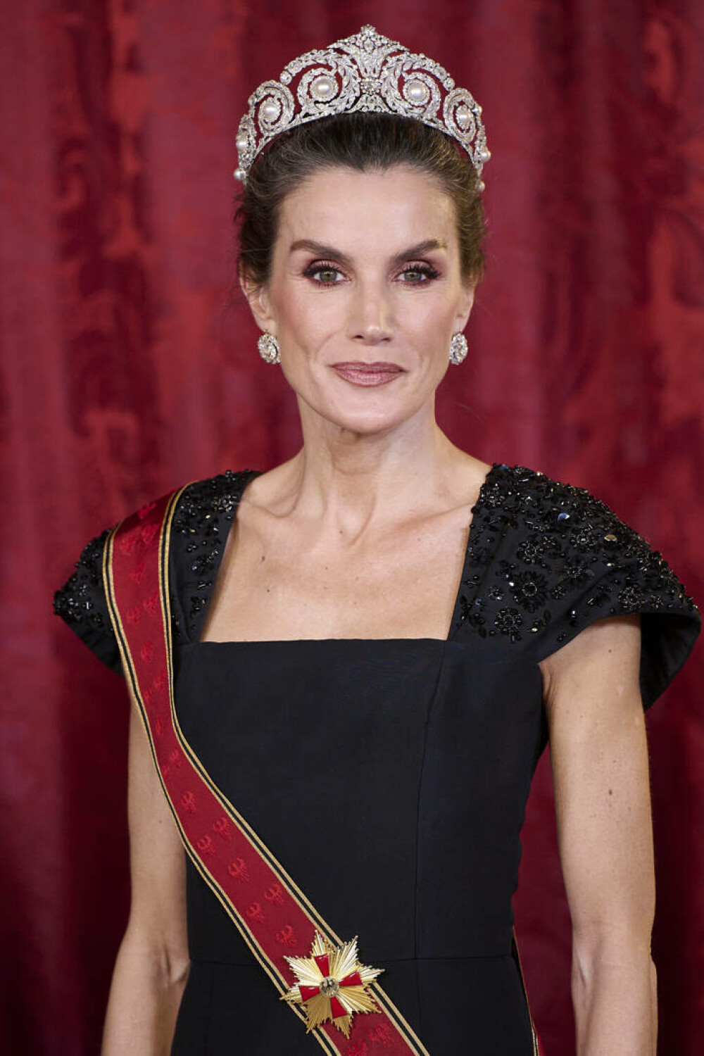 Regina Letizia a Spaniei, un simbol al eleganței la cina de stat în onoarea președintelui Germaniei. GALERIE FOTO - Imaginea 36