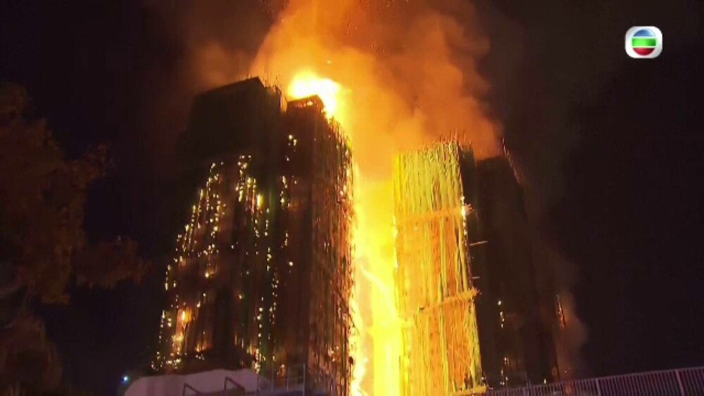 Nou bilanț al incendiului din Hong Kong: 151 de morți și 14 arestări. Unele cadavre ar putea să nu fie găsite niciodată - Imaginea 24