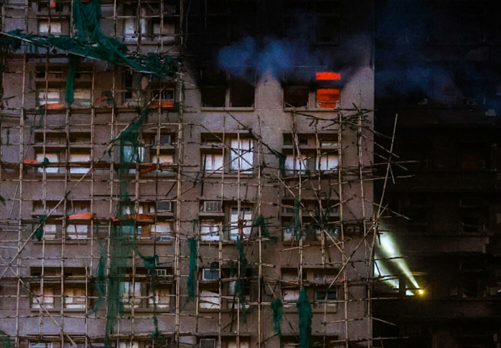 128 de oameni au murit în incendiul care a distrus blocurile turn din Hong Kong. „Este un dezastru”. GALERIE FOTO & VIDEO - Imaginea 28