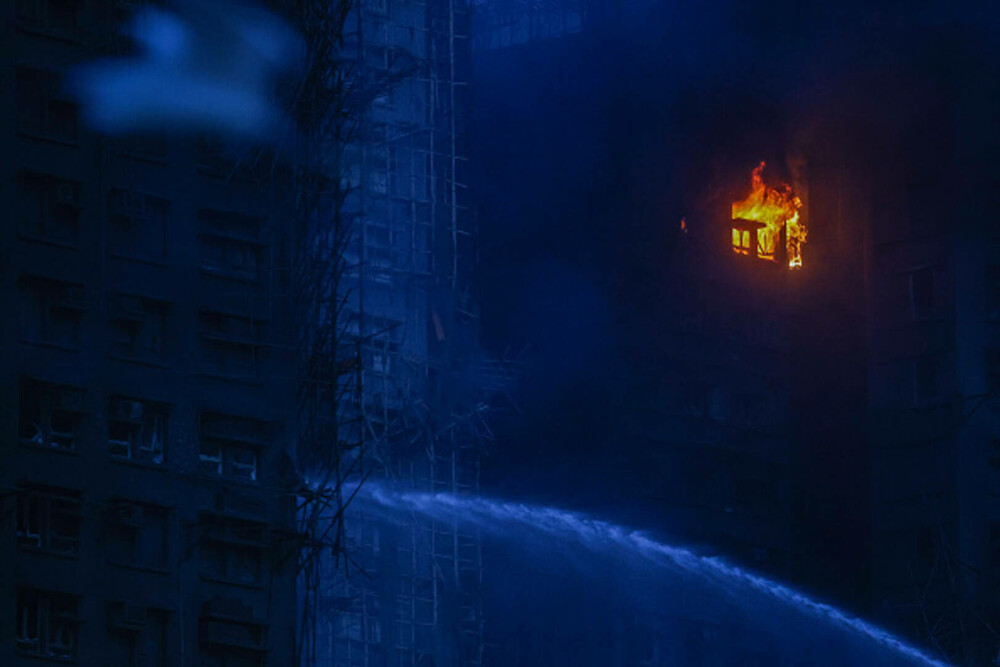 128 de oameni au murit în incendiul care a distrus blocurile turn din Hong Kong. „Este un dezastru”. GALERIE FOTO & VIDEO - Imaginea 29