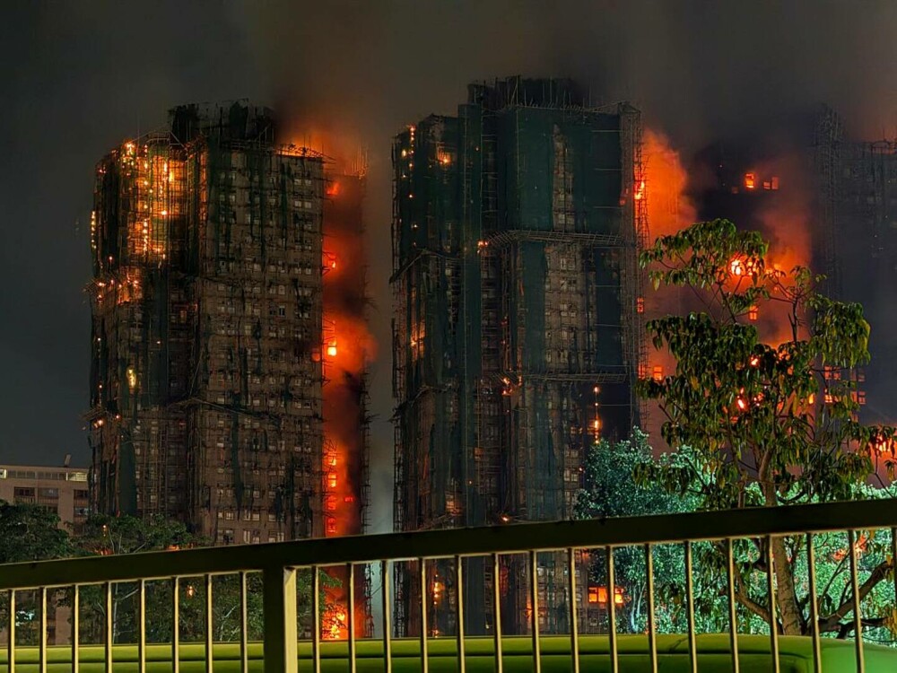 Nou bilanț al incendiului din Hong Kong: 151 de morți și 14 arestări. Unele cadavre ar putea să nu fie găsite niciodată - Imaginea 13