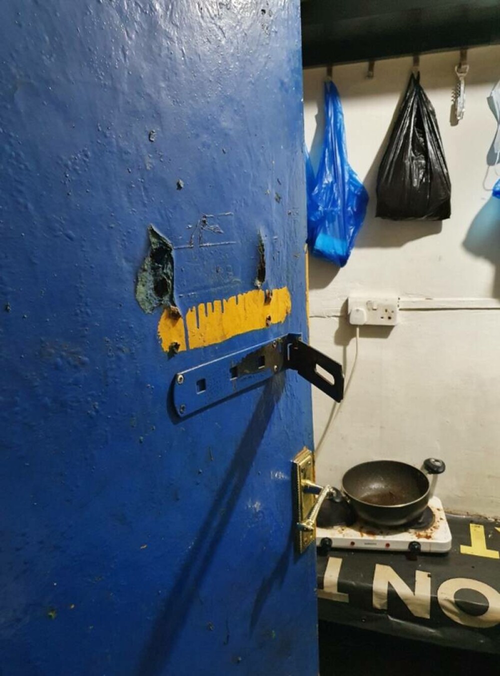 Români, între care un copil, ținuți în sclavie la o spălătorie auto din Londra. Proprietarul a fost condamnat | VIDEO - Imaginea 5