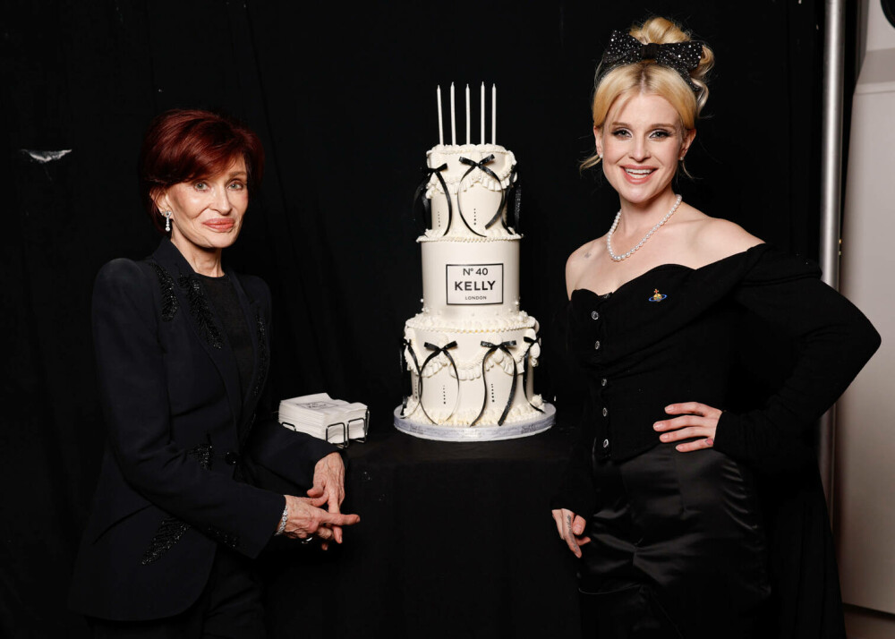 Sharon și Kelly Osbourne, prima apariție publică după moartea lui Ozzy. FOTO - Imaginea 9