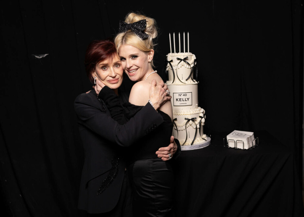 Sharon și Kelly Osbourne, prima apariție publică după moartea lui Ozzy. FOTO - Imaginea 10