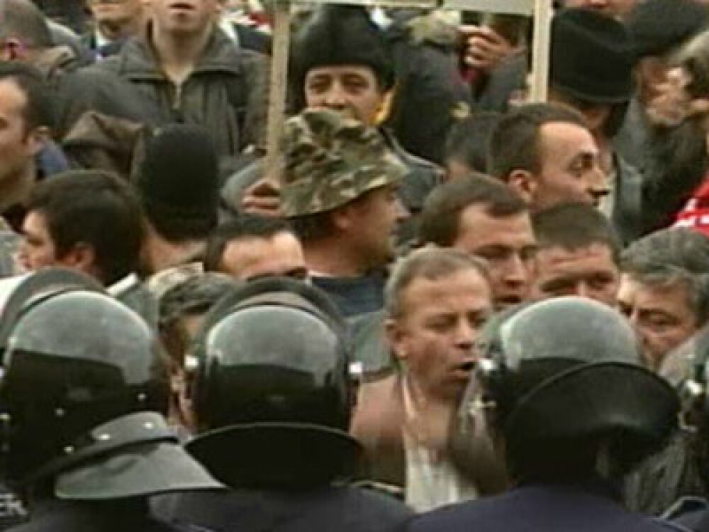 Revolta fermierilor la Cotroceni. Basescu: Nu sunt bani la buget! - Imaginea 1