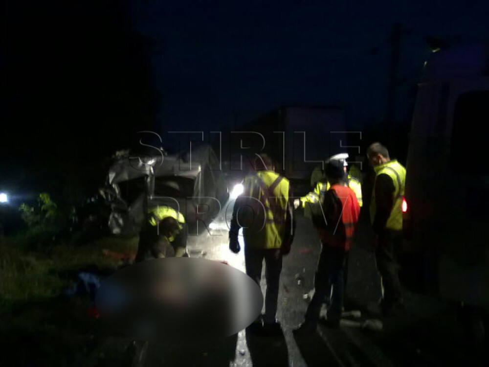 Sapte persoane au murit in urma unui accident petrecut pe DN7. A opta persoana s-a stins la spital - Imaginea 3