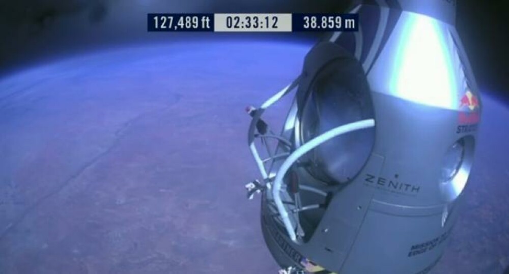 Record mondial.Austriacul Felix s-a aruncat din cosmos.A coborat 39.000m cu viteza sunetului. VIDEO - Imaginea 3