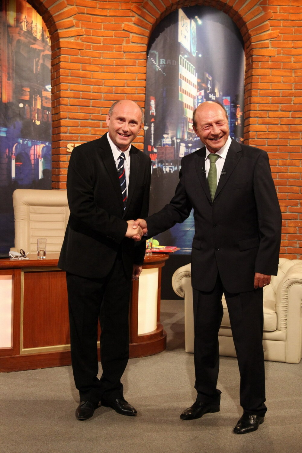 Traian Basescu este invitatul primei editii a “Serviciului Roman de Comedie”, 2 octombrie, ora 20.30 - Imaginea 10