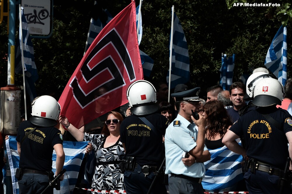 Grecia continua actiunea de reducere la tacere a partidului neonazist. Liderul Zorii Aurii, arestat - Imaginea 1