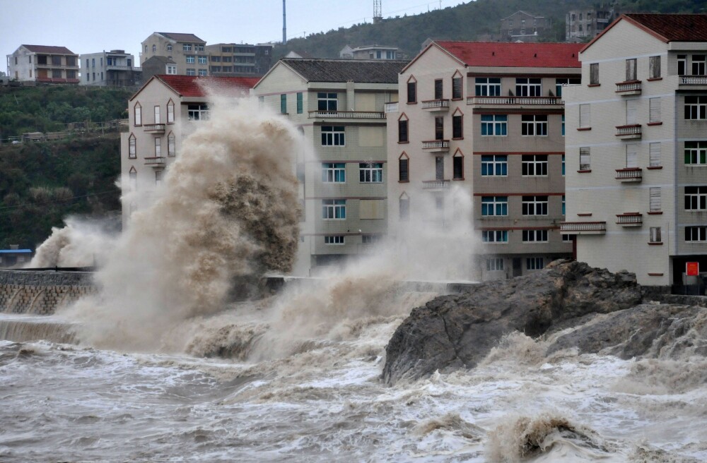 500.000 de oameni sunt evacuati in Asia. Taifunul Fitow a lovit China cu rafale de 200km/ora - Imaginea 1