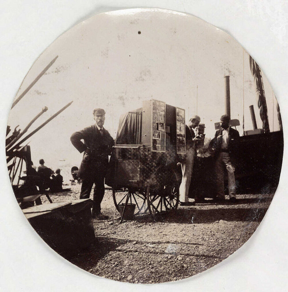 Imagini de acum 130 de ani. Primele fotografii de tip amator, realizate in 1880 - Imaginea 1