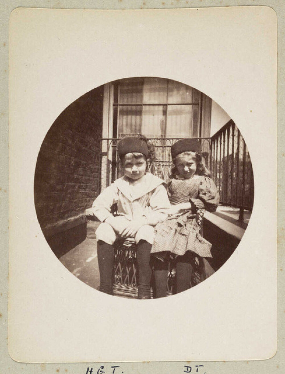 Imagini de acum 130 de ani. Primele fotografii de tip amator, realizate in 1880 - Imaginea 2