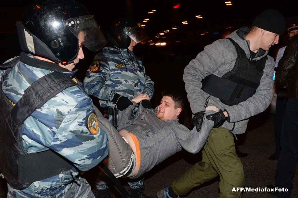 Moscova furioasa. Mii de oameni au protestat dupa uciderea unui rus de catre un posibil imigrant - Imaginea 4
