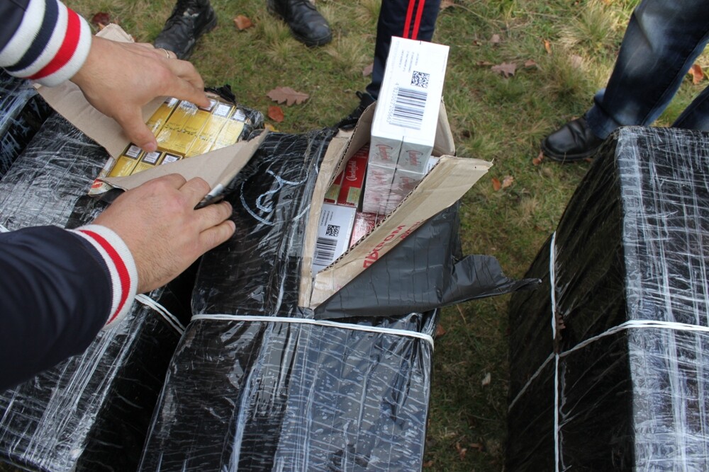 5.000 de pachete de tigari depistate de politistii romani la frontiera - Imaginea 3