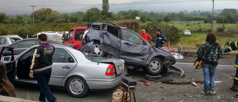 Presa: Soferul implicat in accidentul din Grecia, soldat cu cinci morti si 30 de raniti, acuzat de omor din culpa - Imaginea 3