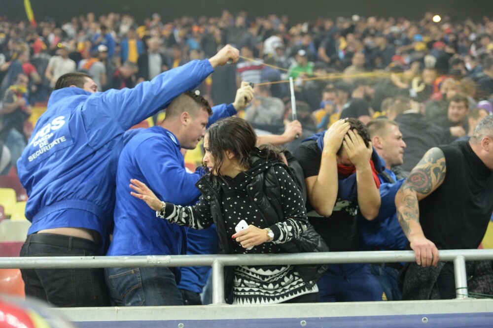 Violente in tribunele National Arena la meciul Romania - Ungaria. 46 de spectatori, printre care si copii, au ajuns la spital - Imaginea 2