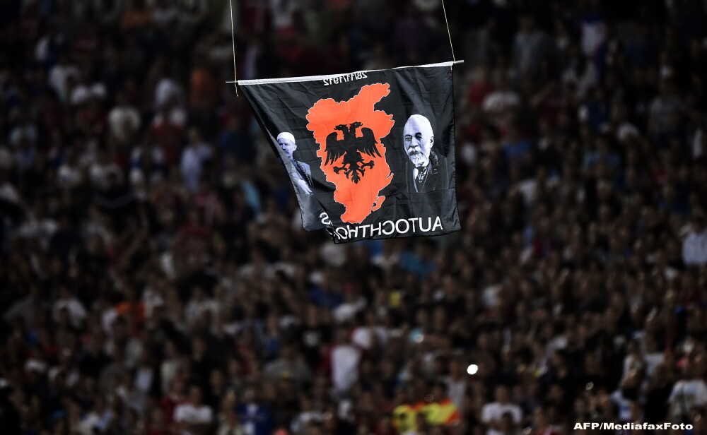 Meciul Serbia - Albania a fost scena tensiunii etnice din Razboaiele Iugoslave. Bataie generala intre jucatori si suporteri - Imaginea 2