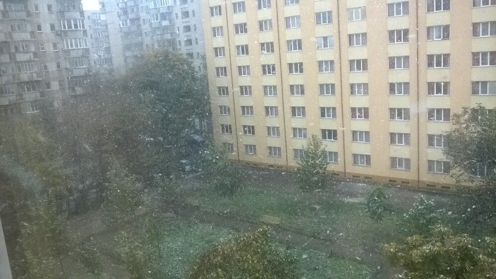 GALERIE FOTO cu prima ninsoare din acest sezon in Bucuresti. Mai multe zone au fost acoperite de zapada - Imaginea 13
