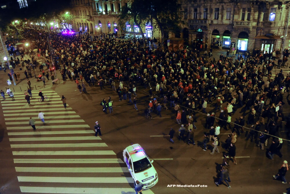 Imaginile unui protest cu zeci de mii de persoane la Budapesta. 