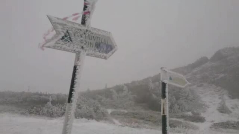 Inca este toamna, dar nordul Romaniei arata ca de Craciun. FOTO si VIDEO cu prima ninsoare din acest sezon - Imaginea 4