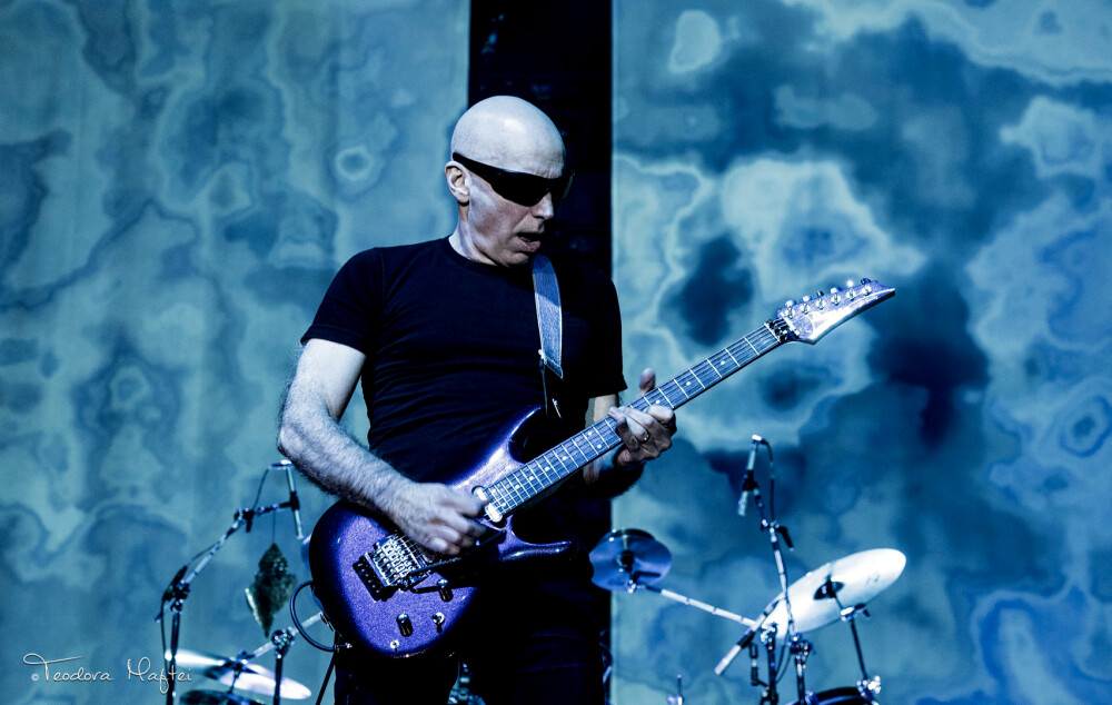 GALERIE FOTO de la concertul Joe Satriani si Dan Patlansky la Bucuresti. Maestri ai chitarei, intr-un show de exceptie - Imaginea 10