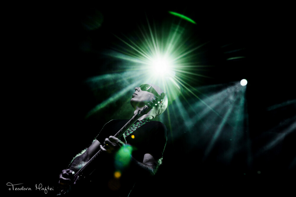 GALERIE FOTO de la concertul Joe Satriani si Dan Patlansky la Bucuresti. Maestri ai chitarei, intr-un show de exceptie - Imaginea 4