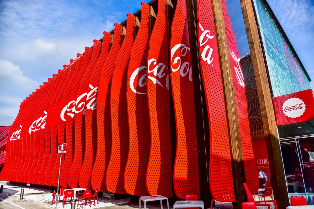 (P) O cascada spectaculoasa in loc de aer conditionat si un pavilion ce va deveni sala de baschet. Coca-Cola la Expo Milano - Imaginea 5