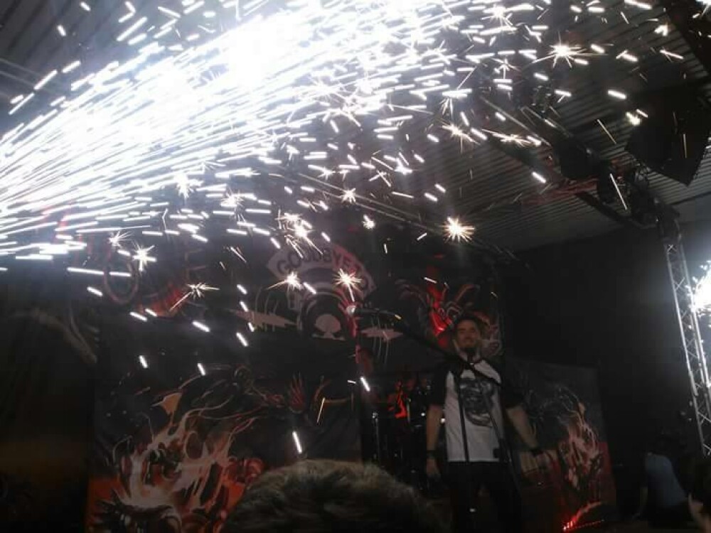 Incendiul din Colectiv, 10 ani. Imagini greu de privit, cele mai dureroase momente. Tragedia care a scos România în stradă - Imaginea 6