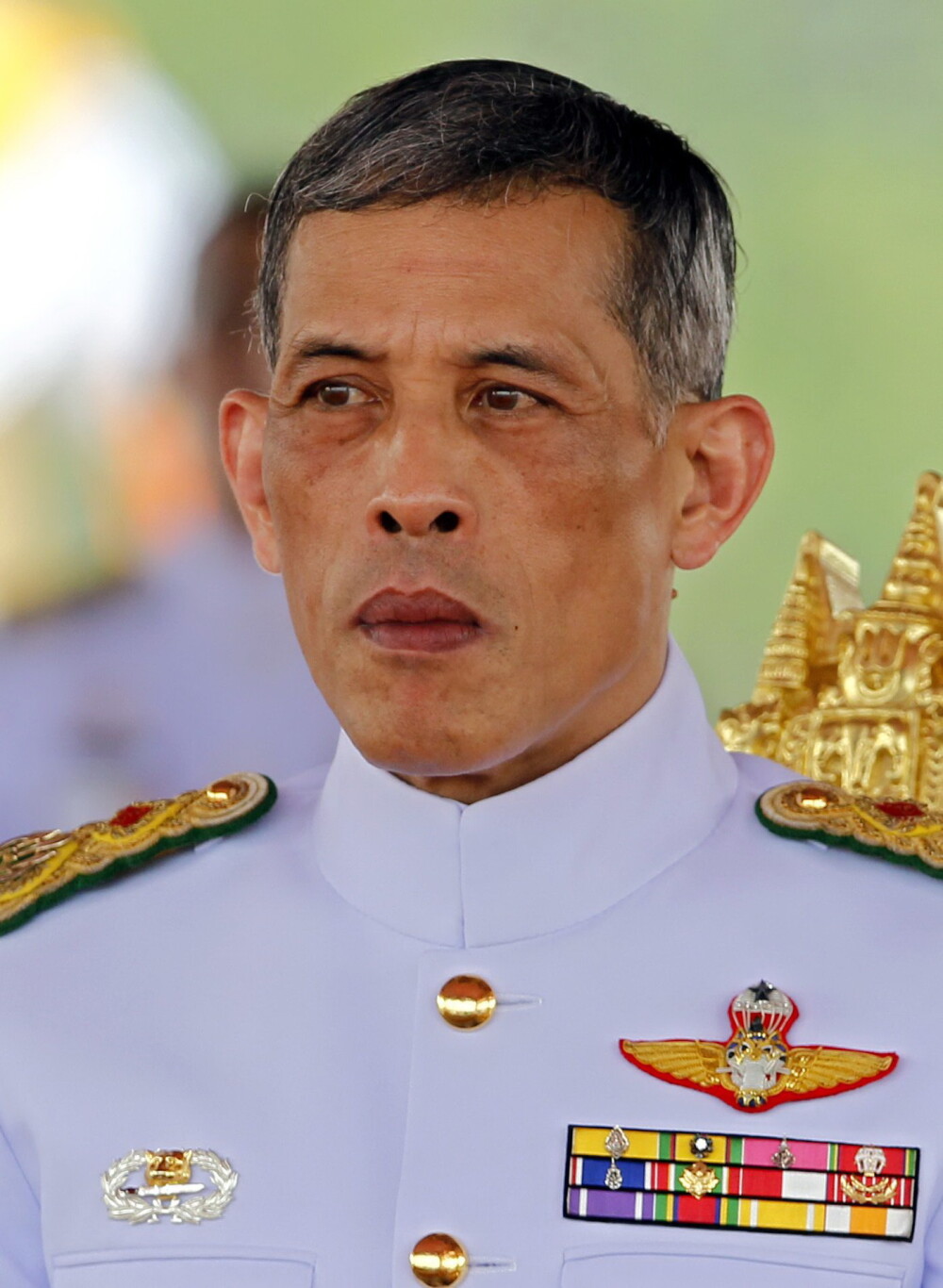 Viitorul rege al Thailandei pozat in maieu, acoperit cu tatuaje. Trecutul colorat si plin de scandaluri al Printului Maha - Imaginea 4