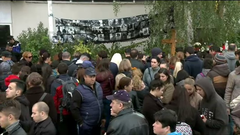 Supravietuitorii si familiile victimelor la marsul Colectiv. 